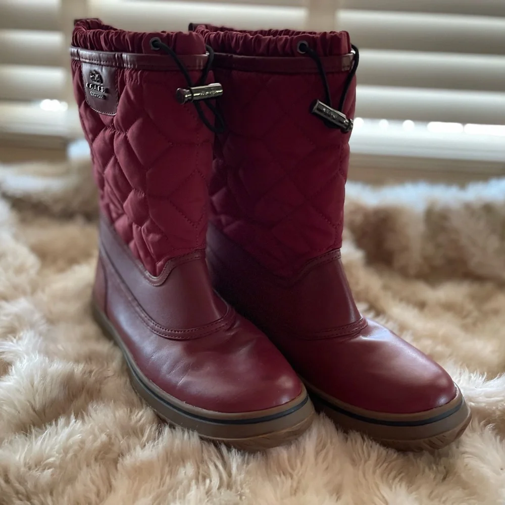 COACH Quilted “Sparrow” red boots size 7